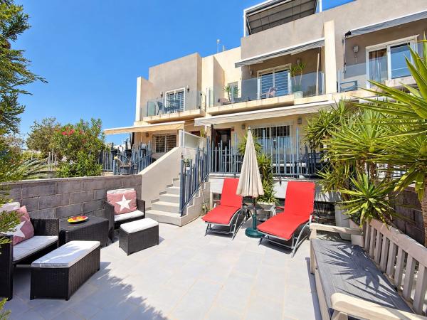 Chalet independiente en venta en Casa o chalet en Parque Acuático - Sector 25, Torrevieja, Torrevieja
photo 1