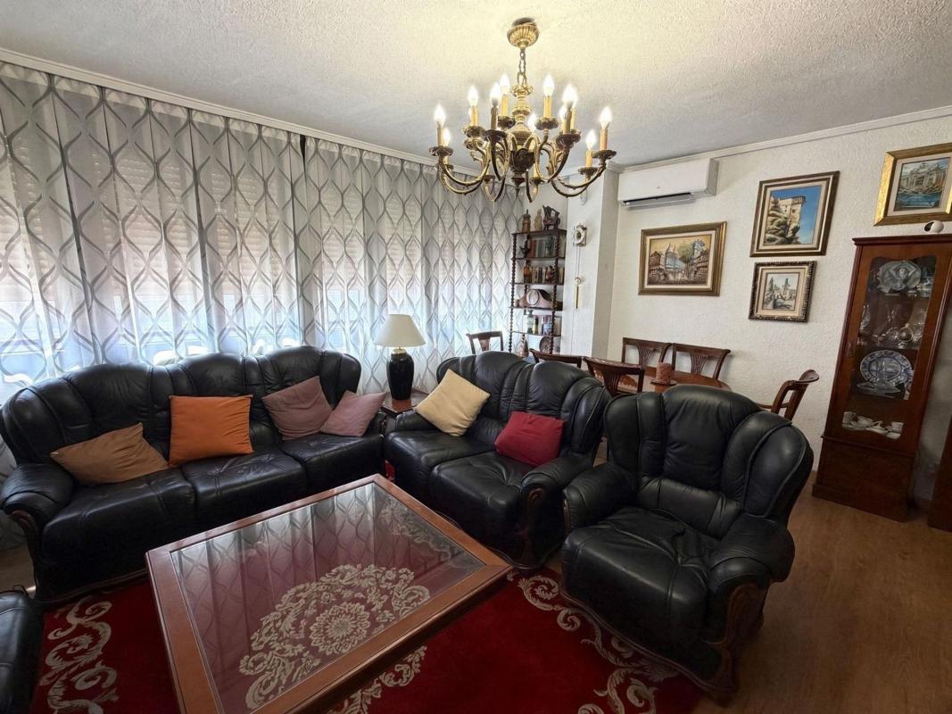 Sale of apartment in Piso en Plaza Crevillente-Juzgados, Elche / Elx, Elche / Elx
photo 4