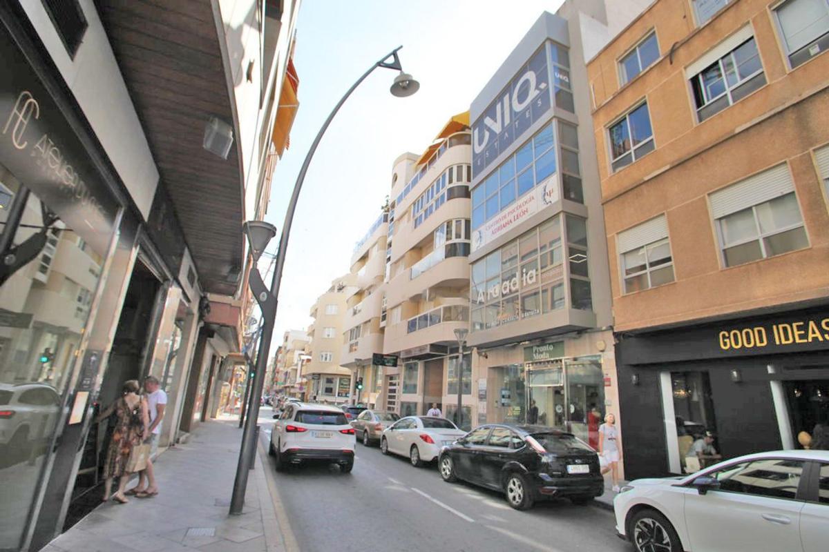 Budynek Mieszkalny o powierzchni 653m2 na sprzedaż w Torrevieja photo 1