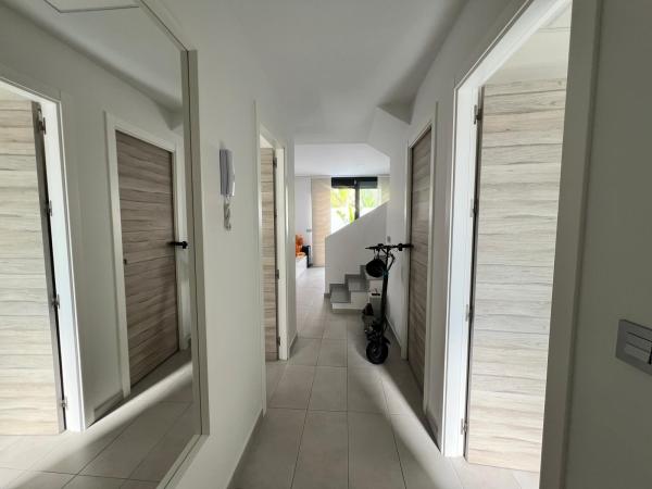 Moderna Villa de 3 Dormitorios con Piscina Privada y Solárium en Venta en Orihuela Costa, Costa Blanca Sur photo 4