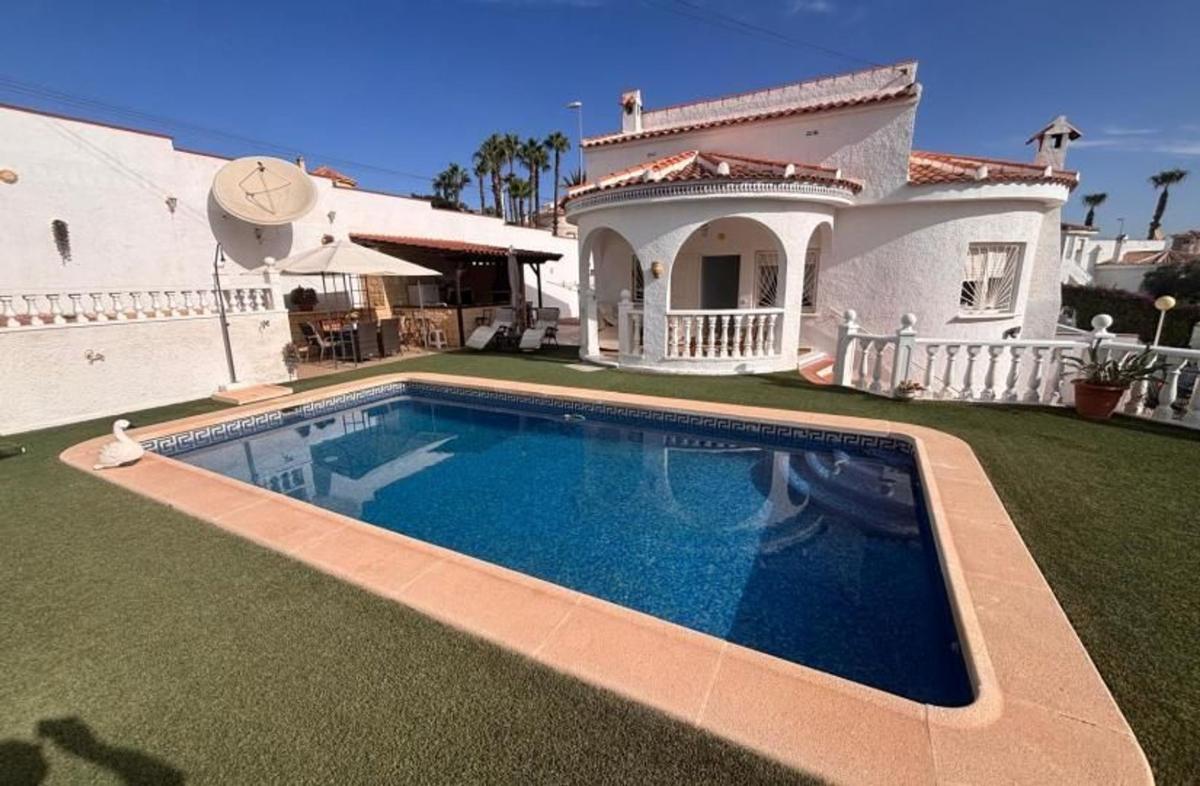 Properties for sale and rent in Spain photo 1