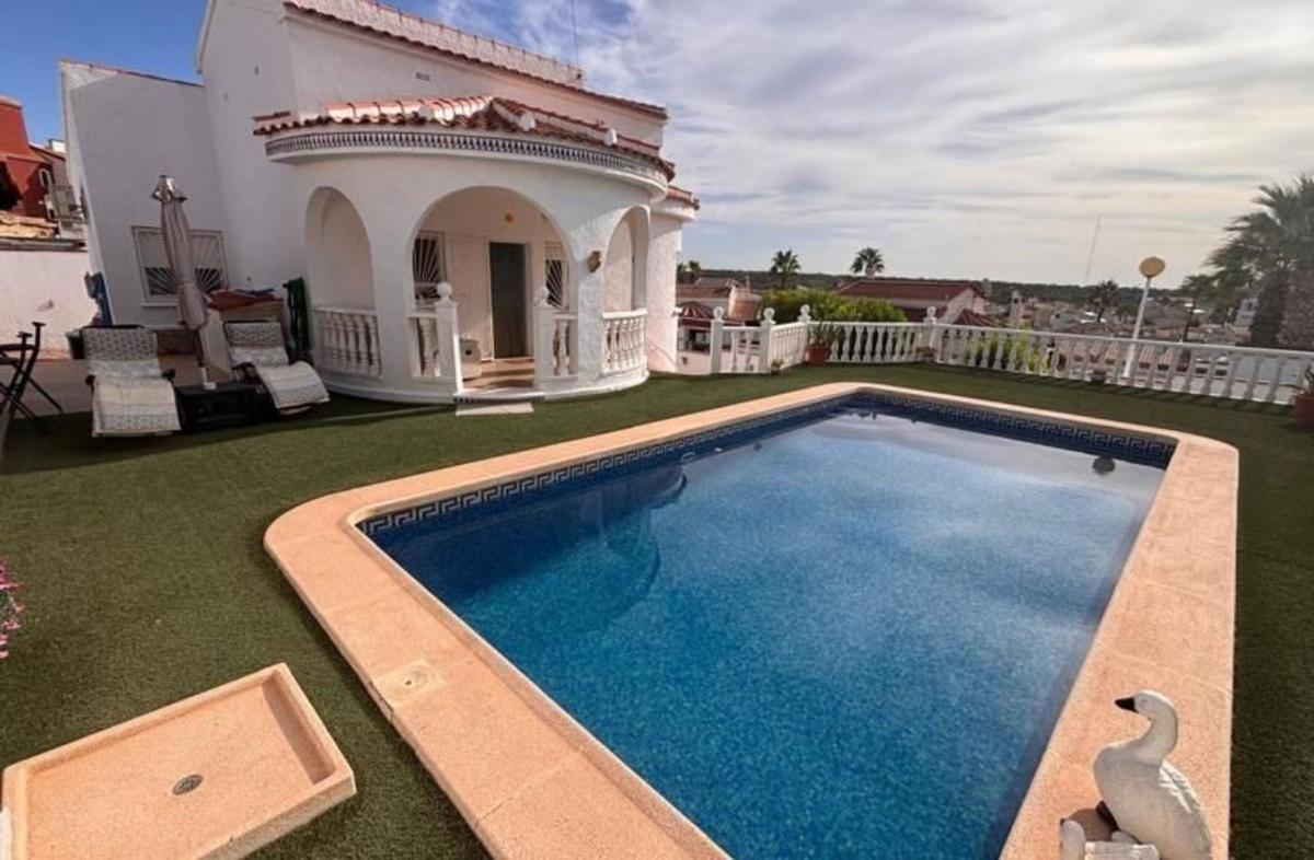 Properties for sale and rent in Spain photo 2