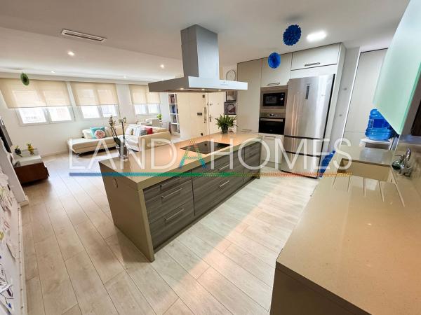 Sale of flat in Piso en Calle Poeta Miguel Hernandez, 120, Pont Nou-Corazón de Jesús, Elche / Elx, Elche / Elx
photo 1