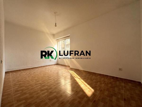 Venta de piso en Piso en Calle de Sant Mateu, Plà del Bon Repòs-La Goteta, Alicante / Alacant, Alicante / Alacant
thumbnail 3