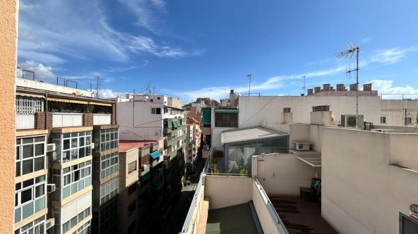Аттик на продажу в  Ático en Ensanche-Diputación, Alicante / Alacant, Аликанте / Алакант photo 1