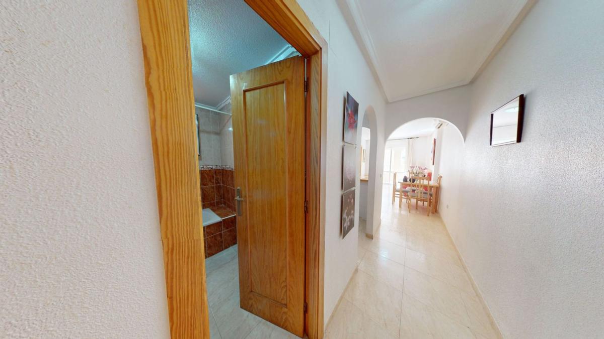 Sale of apartment in Piso en Calle la Loma, Antonio Machado, Torrevieja, Torrevieja
photo 2