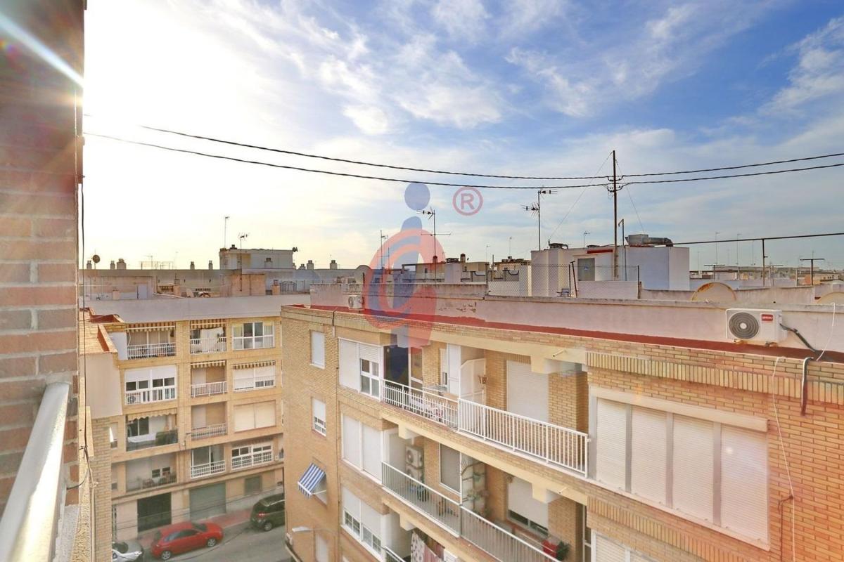 Sprzedaż mieszkania w Piso en Avenida del País Valencià, 123, Las Viñas, Guardamar del Segura, Guardamar del Segura
photo 1