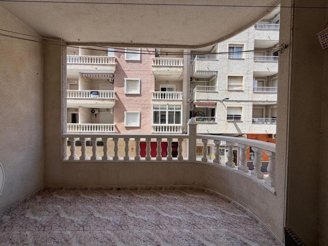 Venta de piso en Piso en Calle Bergantin, Playa del Cura, Torrevieja, Torrevieja
photo 2
