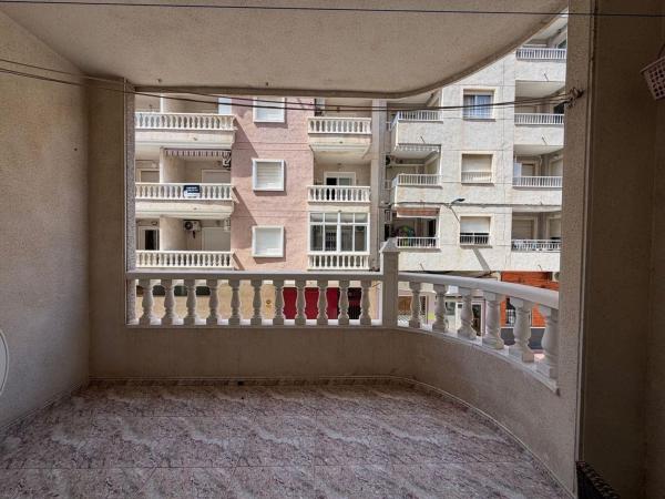Sprzedaż mieszkania w Piso en Calle Bergantin, Playa del Cura, Torrevieja, Torrevieja
thumbnail 2