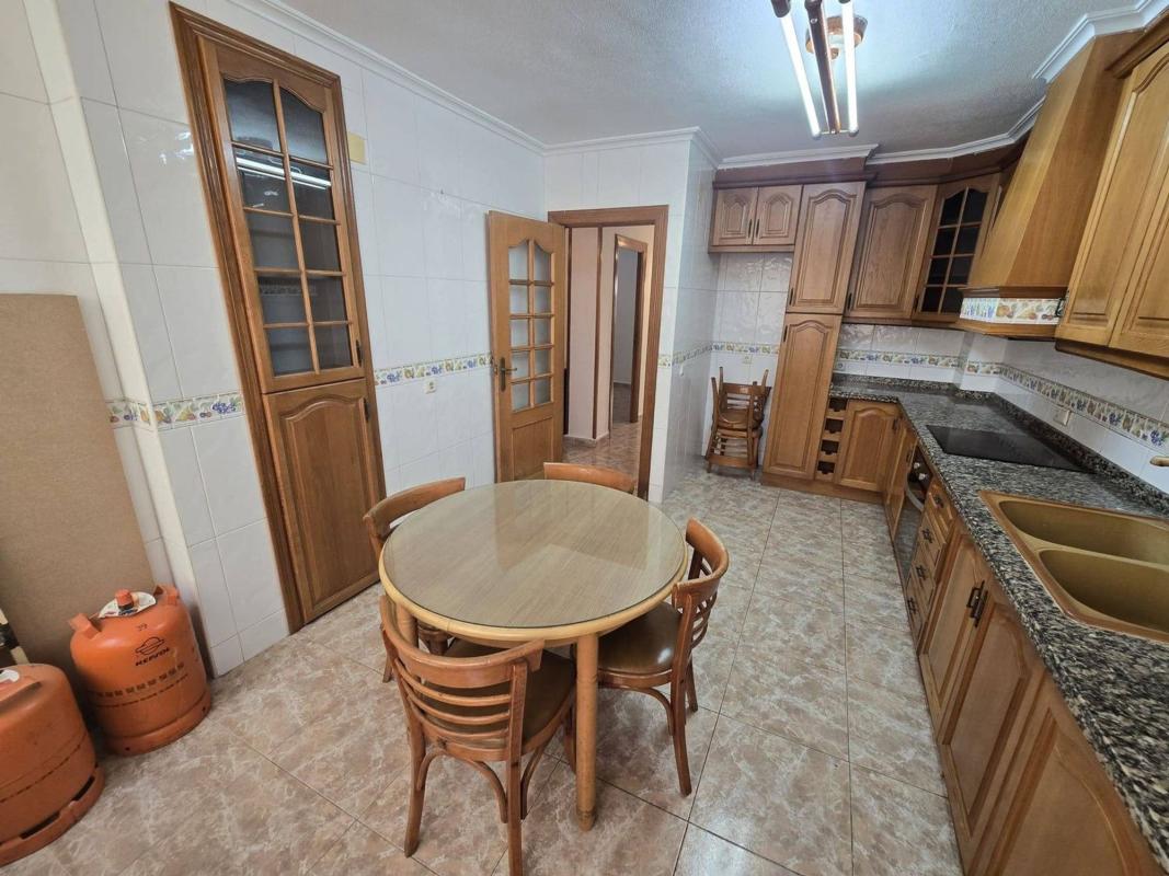 Venta de piso en Piso en Calle Aguas de Sax, Altozano, Alicante / Alacant, Alicante / Alacant
photo 3