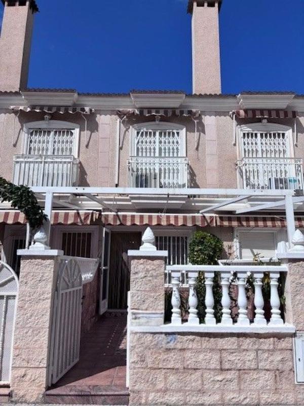 Propiedades en venta y alquiler en España photo 1