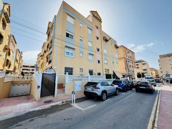 Продажа квартиры на Piso en Calle Mayor, Gaspar Perrelló, Torrevieja, Торревьеха
photo 1