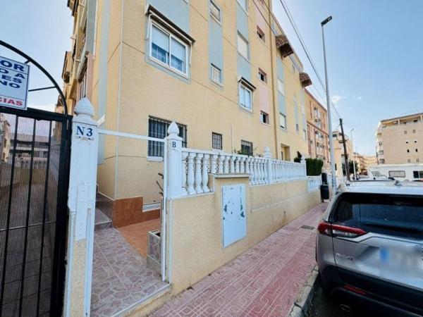 Продажа квартиры на Piso en Calle Mayor, Gaspar Perrelló, Torrevieja, Торревьеха
thumbnail 2