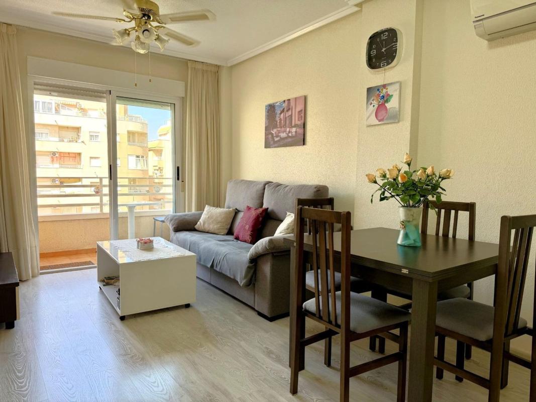 Venta de piso en Piso en Calle Maldonado, 49, El Molino, Torrevieja, Torrevieja
photo 2