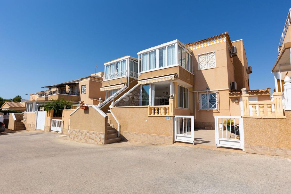 Продажа квартиры на Piso en Calle Gabriela Mistral s/n, Zona los Frutales, Torrevieja, Торревьеха
photo 2