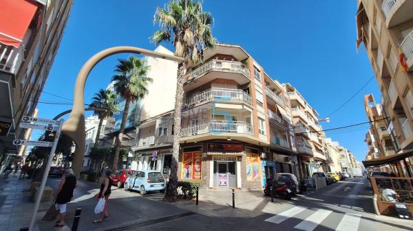 Venta de piso en Piso en Centro - Muelle Pesquero, Torrevieja, Torrevieja
photo 1
