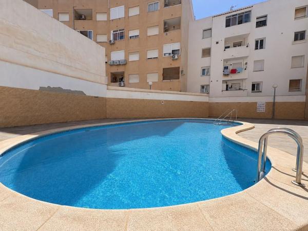 Venta de piso en Piso en Playa de los Locos, Torrevieja, Torrevieja
photo 1