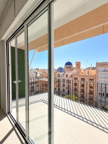 Продажа квартиры на Piso en Centro, Elche / Elx, Эльче / Эльх
 photo 1