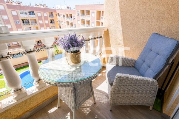 Venta de piso en Piso en Calle San Julián, Parque de las Naciones, Torrevieja, Torrevieja
thumbnail 3