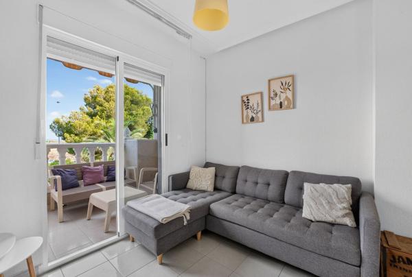 Sale of flat in Piso en Corinto, 2, Torreblanca, Torrevieja, Torrevieja
thumbnail 3