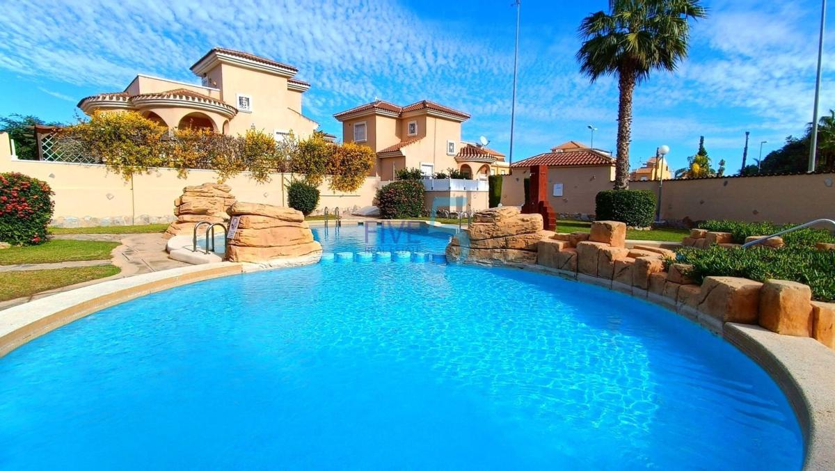 Properties for sale and rent in Spain photo 2