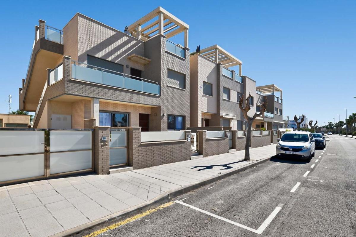 Продажа квартиры на Piso en Calle Parque Antonio Gálvez, Torre de la Horadada, Pilar de la Horadada, Пилар де ла Орадада
photo 1
