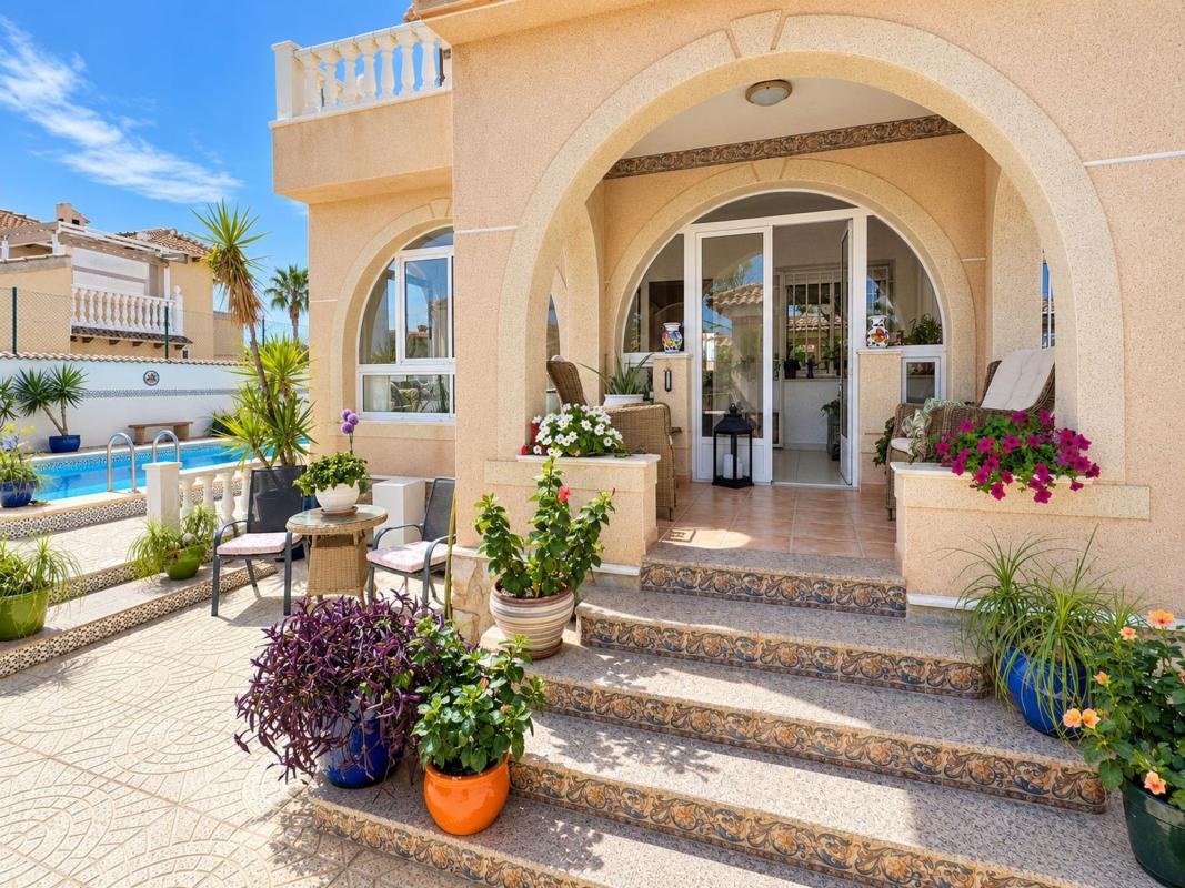 Properties for sale and rent in Spain photo 2