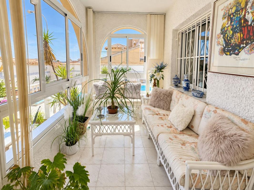 Properties for sale and rent in Spain photo 5