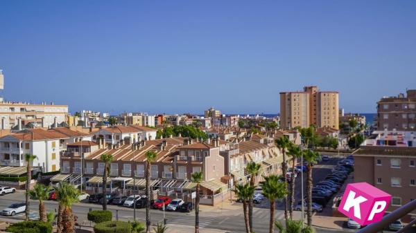 Продажа квартиры на Piso en Avenida Zaragoza, Gran Playa, Santa Pola, Санта Пола
thumbnail 3