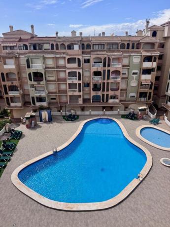 Venta de piso en Piso en Calle de Orihuela s/n, Parque de las Naciones, Torrevieja, Torrevieja
thumbnail 3