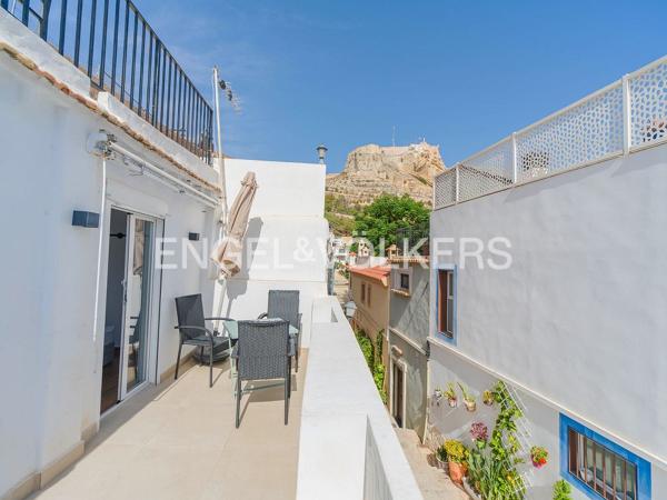 Chalet adosado en San Antonio, 7, Casco Histórico-Santa Cruz, Alicante / Alacant photo 1