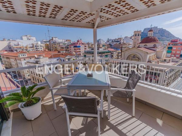 Аттик на продажу в  Ático en Plaza de la Muntanyeta, Centro Tradicional, Alicante / Alacant, Аликанте / Алакант photo 4
