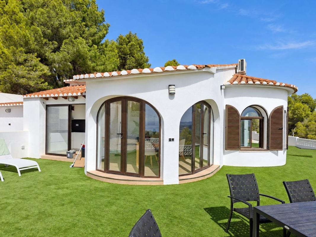 Sprzedaż niezależnego domku jednorodzinnego w Casa o chalet en Oltamar-Cucarres, Calpe, Kalpe photo 1