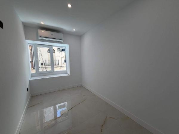 Venta de piso en Piso en Calle de Juan de Herrera, Mercado, Alicante / Alacant, Alicante / Alacant
thumbnail 3