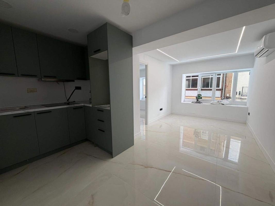 Venta de piso en Piso en Calle de Juan de Herrera, Mercado, Alicante / Alacant, Alicante / Alacant
 photo 5