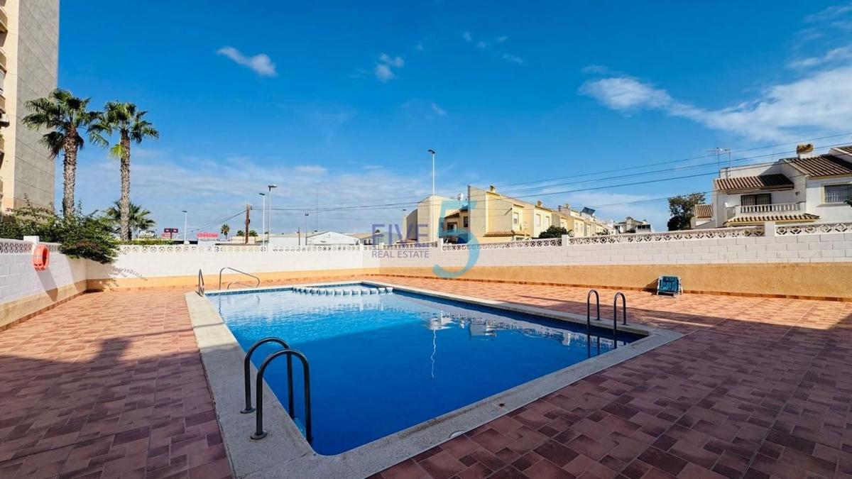 Venta de piso en Piso en Nueva Torrevieja, Torrevieja, Torrevieja
photo 2