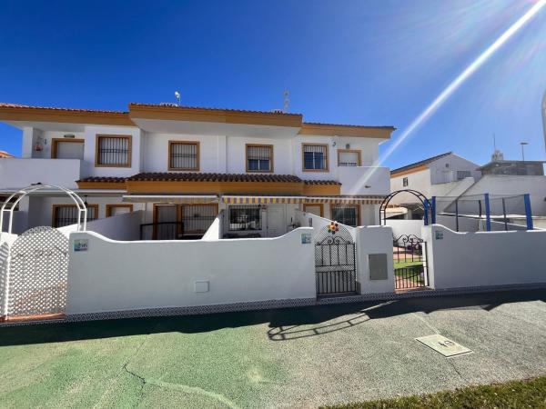Chalet adosado en Rio Seco, 94, Pueblo Latino, Pilar de la Horadada photo 1