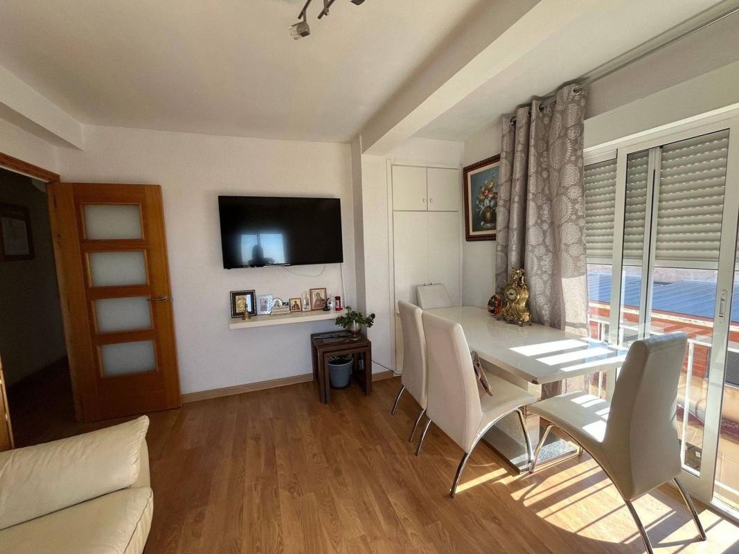 Venta de piso en Piso en Calle Aurelio Coquillat Pascual, Reina Victoria-Miguel Hernández, Elche / Elx, Elche / Elx
photo 2