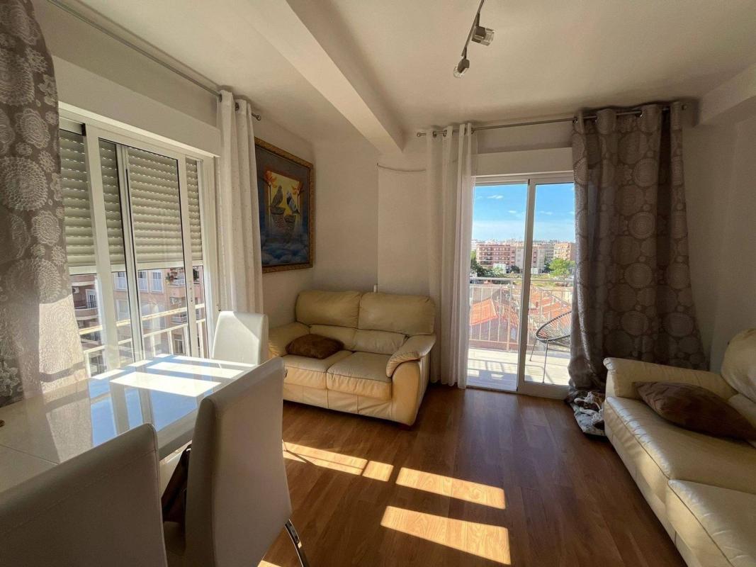 Venta de piso en Piso en Calle Aurelio Coquillat Pascual, Reina Victoria-Miguel Hernández, Elche / Elx, Elche / Elx
photo 4
