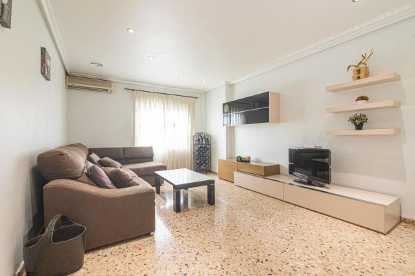Продажа квартиры на Piso en Calle Pablo Surra de Garay, 25, Carrús Oeste, Elche / Elx, Эльче / Эльх
 photo 1
