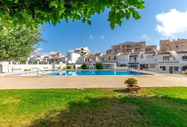 Chalet adosado en Nueva Torrevieja, Torrevieja photo 1