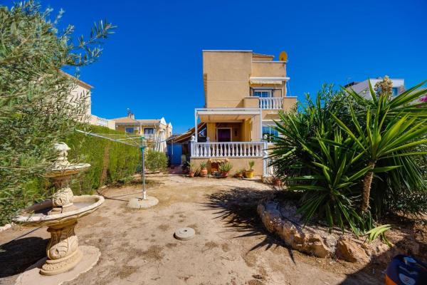 Casa o chalet independiente en Aguas Nuevas, Torrevieja photo 1