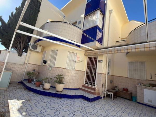 Chalet pareado en Calle José Mari Manzanares, 4, La Siesta - El Salado - Torreta, Torrevieja photo 1