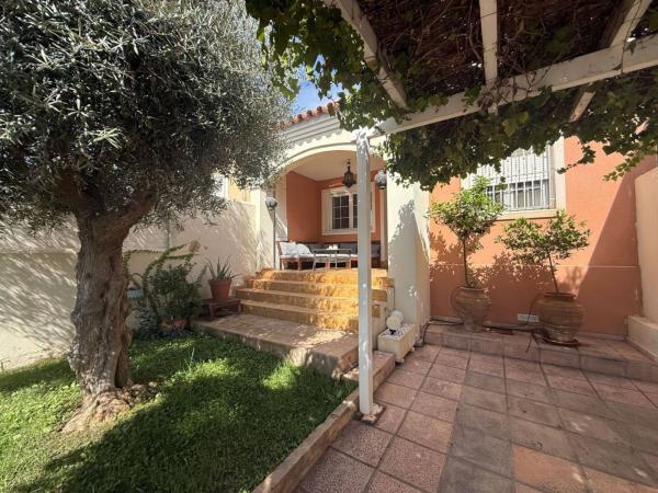 Chalet independiente en venta en Casa o chalet en Avenida D'Escandinàvia, Gran Vista-Olivo de Oro, Gran Alacant, Gran Alacant
 photo 1