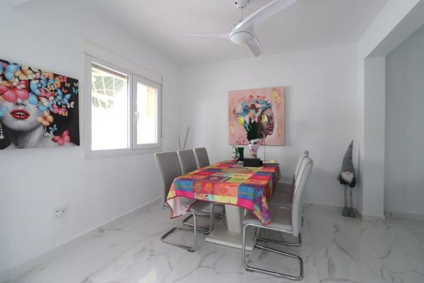 Chalet adosado en Benijofar thumbnail 3