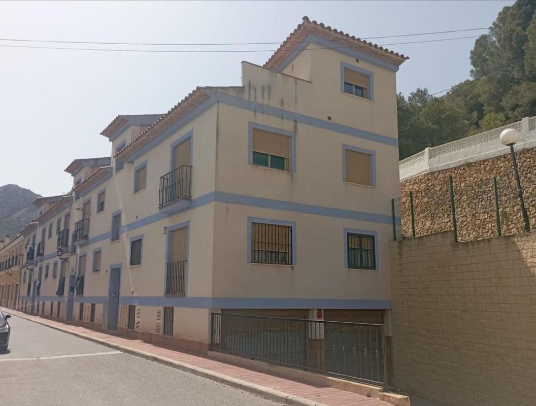Sprzedaż mieszkania w Piso en Calle de Sant Ramon, Xirles, Polop, Polop
photo 1