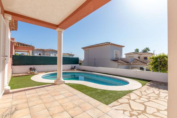 Independent chalet for sale in Casa o chalet en Beniarbeig, Beniarbeig
 photo 4
