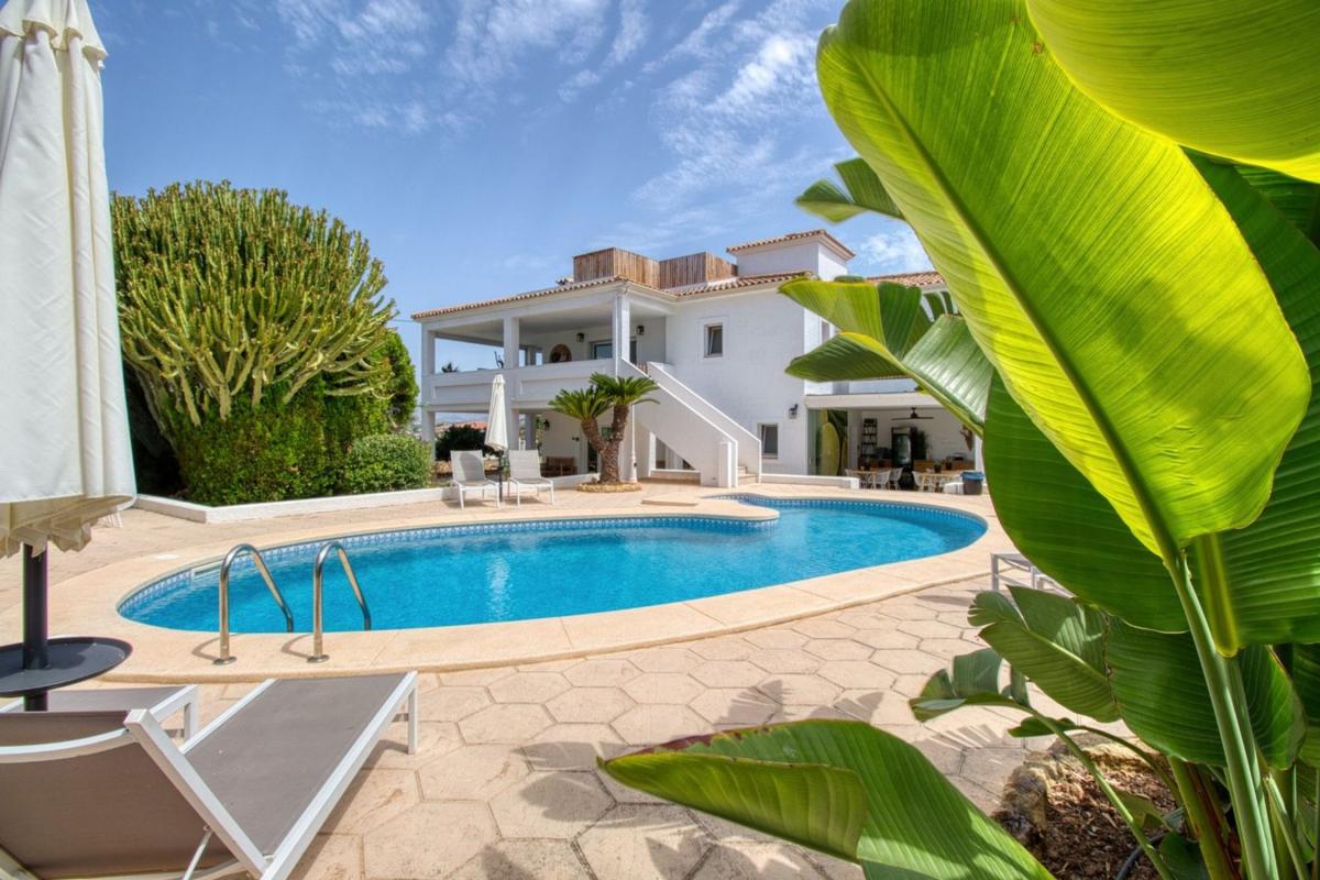 Sale of independent chalet in Casa o chalet en L'Albir, Alfaz del Pi, Alfaz del Pi
photo 1
