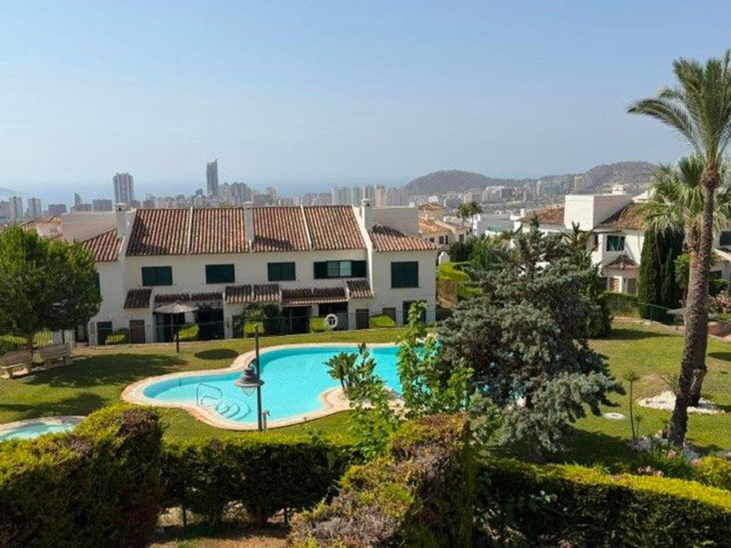 Propiedades en venta y alquiler en España photo 1