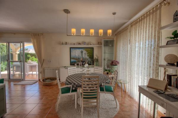 Частный шале на продаже в  Casa o chalet en Alfaz del Pi Pueblo-Urbanizaciones, Alfaz del Pi, Алфаз дель Пи photo 4
